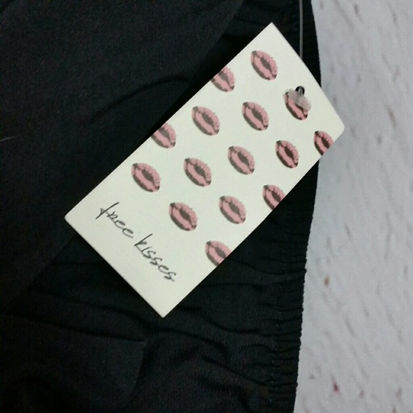 Donated to the Red Cross for the Bahamas disaster - Picture 5 of 6